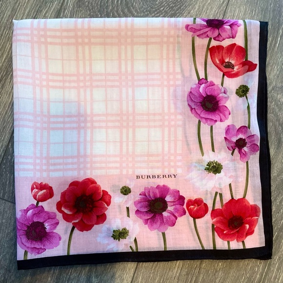 Burberry cotton scarf 10/10 clean nwot vintage First photo is true colors - Picture 1 of 10